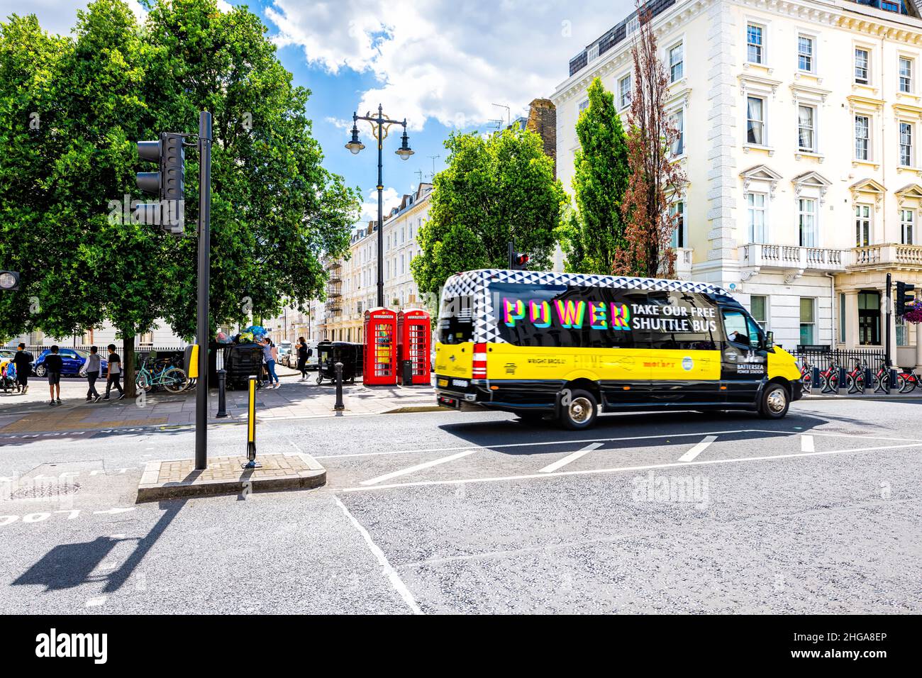 London bus advertisement booths hi-res stock photography and images - Alamy
