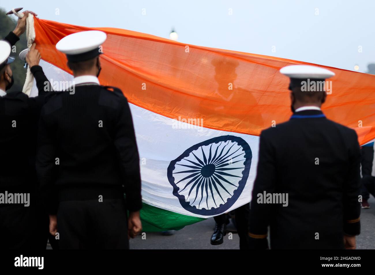 New Delhi, New Delhi, India. 19th Jan, 2022. Indian soldiers prepare to fold the national flag during a rehearsal for the ''Beating Retreat'' ceremony. (Credit Image: © Karma Sonam Bhutia/ZUMA Press Wire) Stock Photo