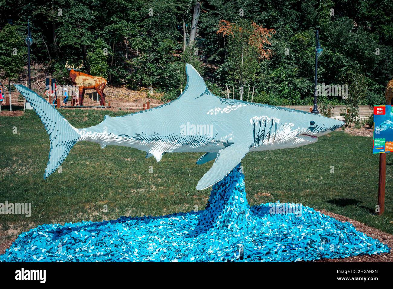 Lego mako shark hotsell