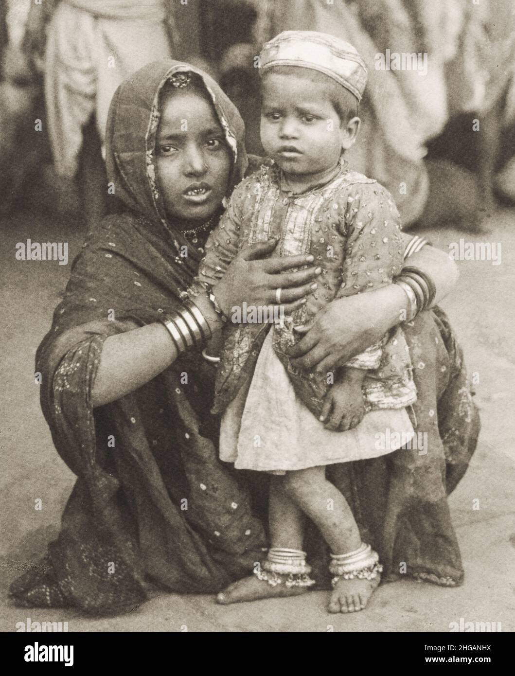 Vintage early 20th century photograph: Mother and daughter, Benares, India. Stock Photo