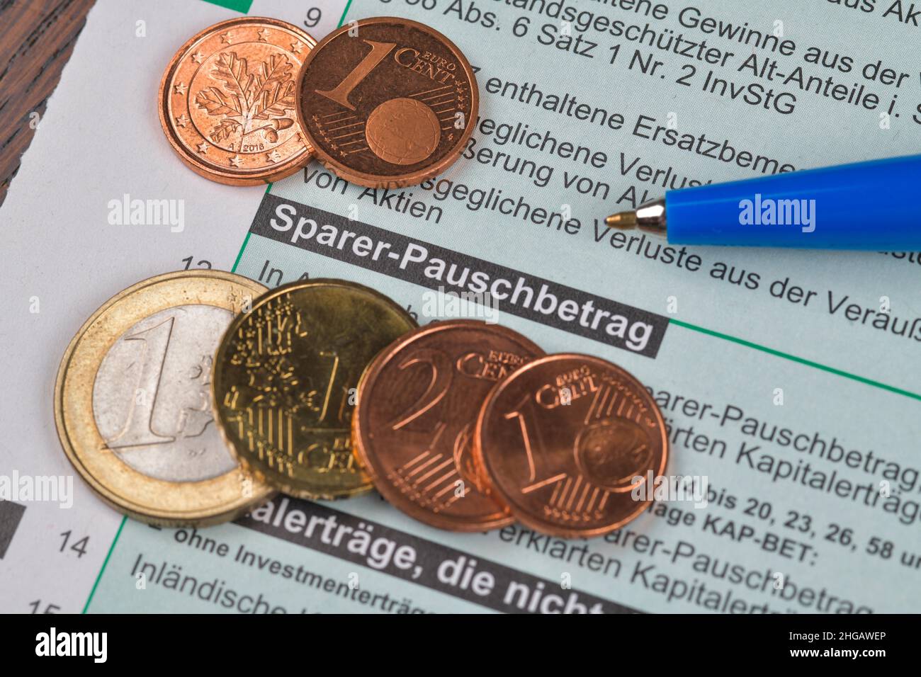 Savers' lump sum, form, tax return Stock Photo Alamy