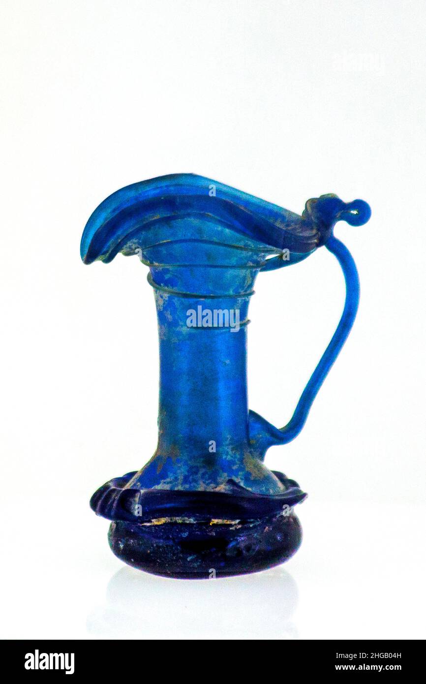 Museum glass ceramics tehran iran hi-res stock photography and images -  Alamy