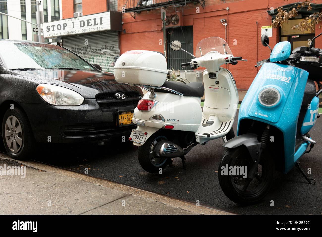 revel lime scooters nyc Stock Photo Alamy