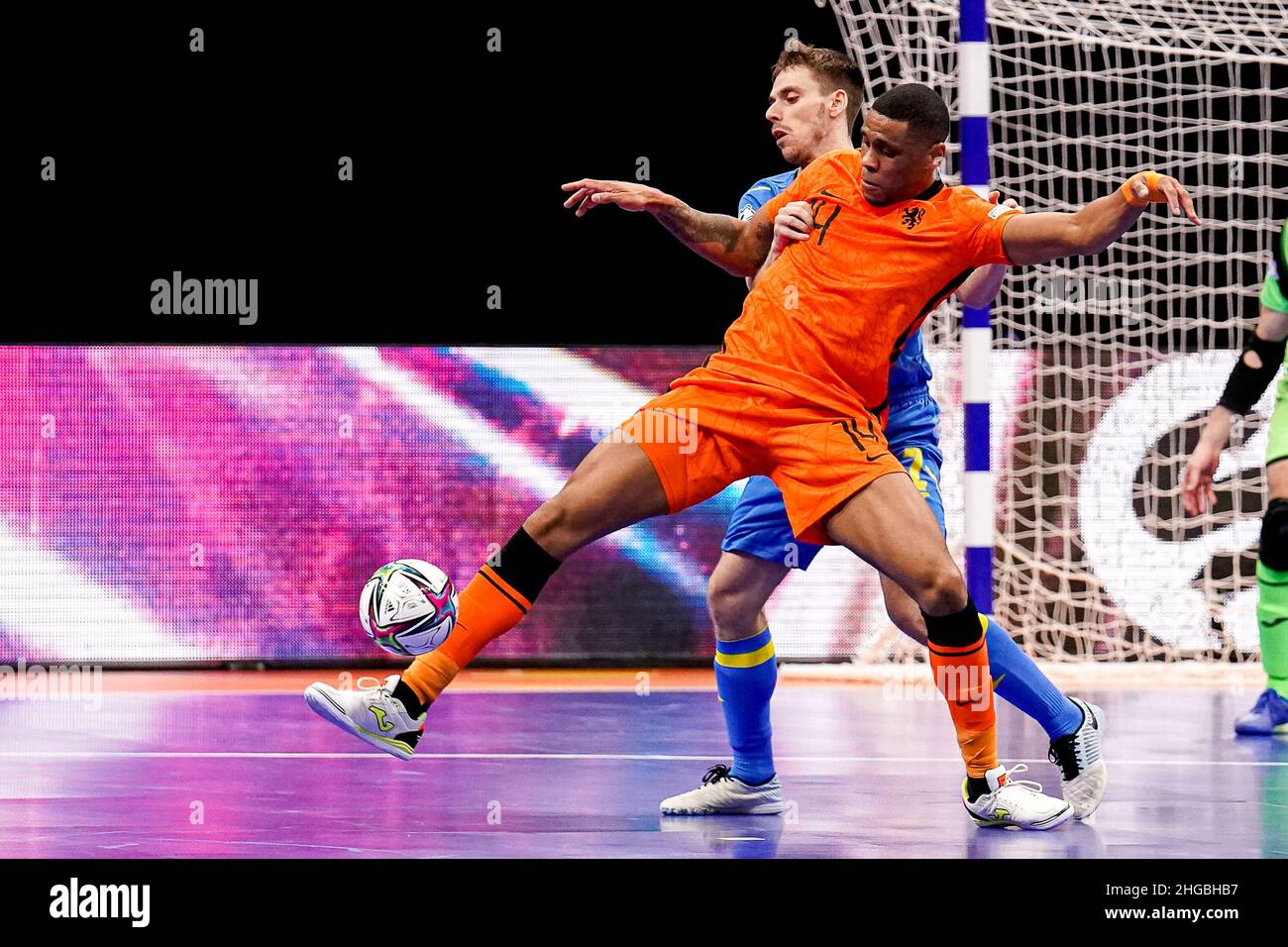 AMSTERDAM, NETHERLANDS - JANUARY 19: Jordany Martinus of the Netherlands, Yevgen Siryi of Ukraine during the Men's Futsal Euro 2022 Group A match between Netherlands and the Ukraine at the Ziggo Dome on January 19, 2022 in Amsterdam, Netherlands (Photo by Jeroen Meuwsen/Orange Pictures) Stock Photo