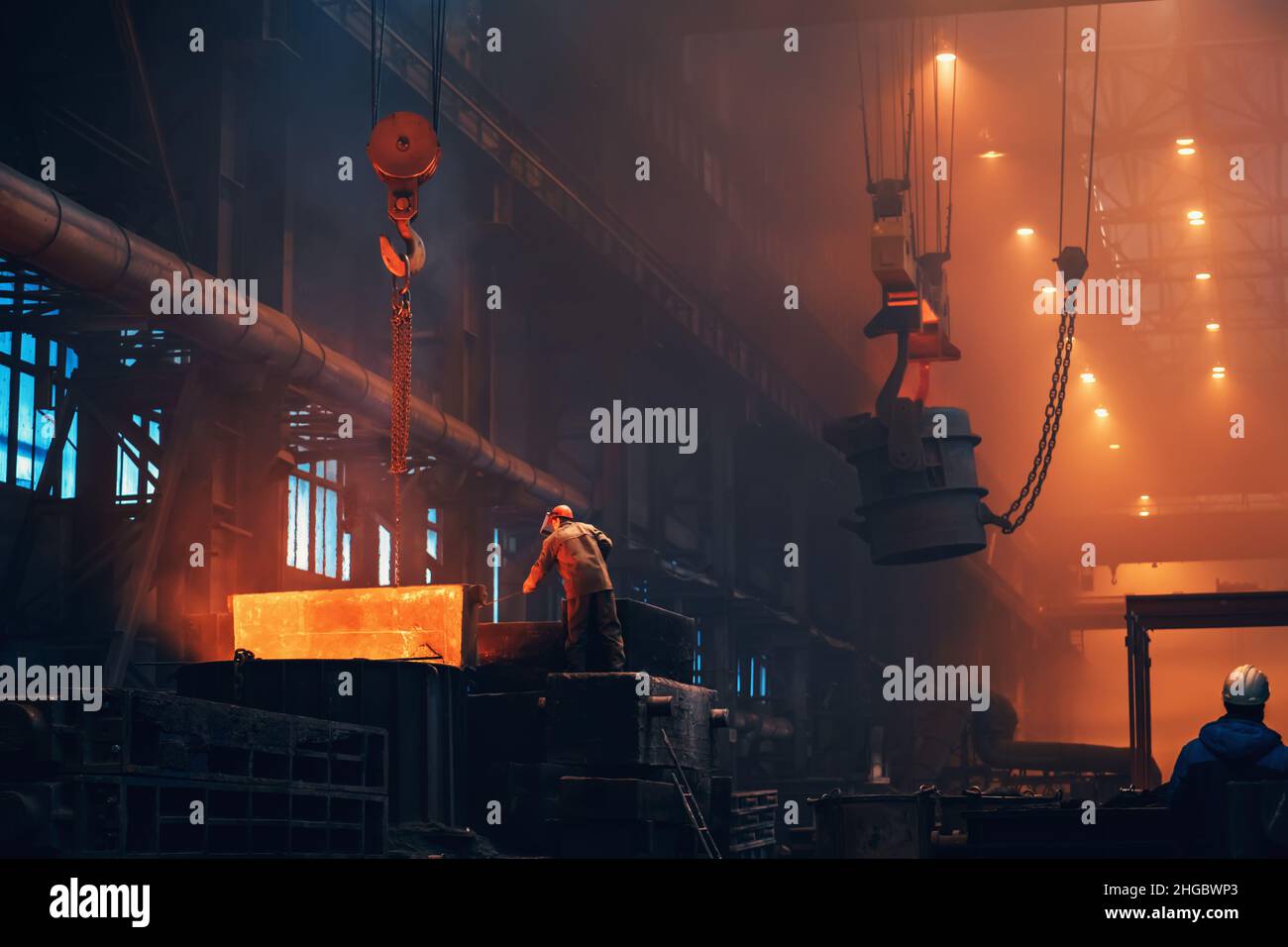 Steel pour into mold hires stock photography and images Alamy