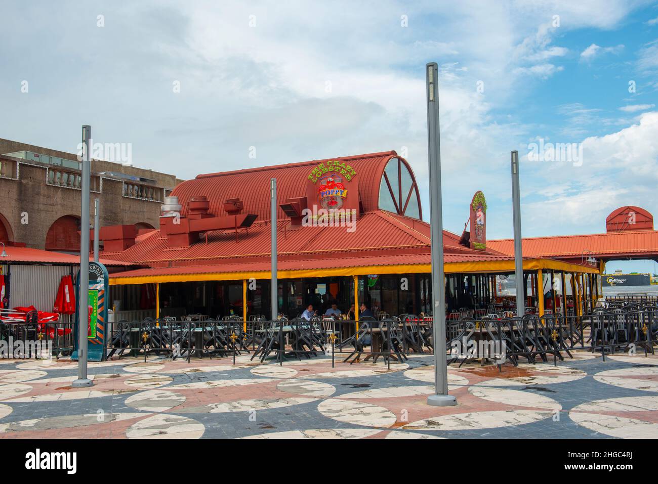 Crazy Lobster Bar on the bank of Mississippi River near Port of New