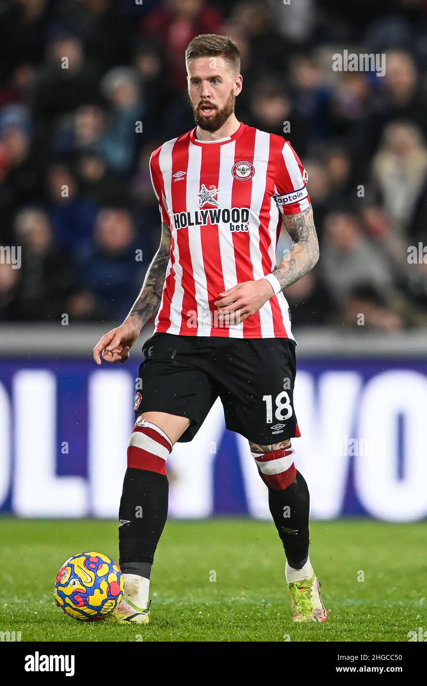 Pontus Jansson #18 of Brentford during the game in, on 1/19/2022. (Photo by Craig Thomas/News Images/Sipa USA) Credit: Sipa USA/Alamy Live News Stock Photo