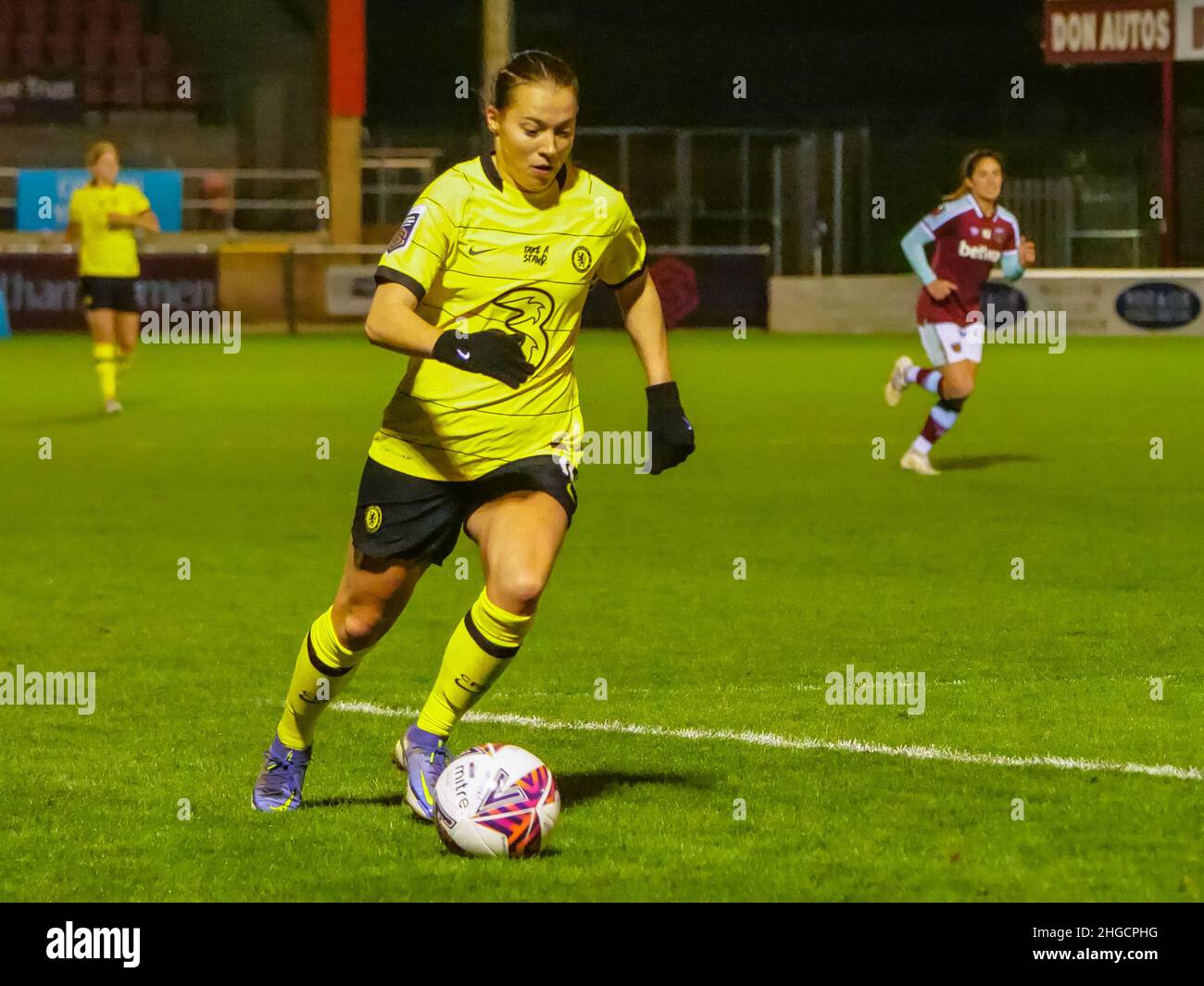 London, UK. 19th Jan, 2022. The Chigwell Construction Stadium, Dagenham, London, 16th January 2022 Fran Kirby (14 - Chelsea Women) plays the ball at her feet in the match between West Ham United Women and Chelsea Women in the FA Women's Continental League Cup at The Chigwell Construction Stadium, Dagenham, London on 19th January 2022 Claire Jeffrey/SPP Credit: SPP Sport Press Photo. /Alamy Live News Stock Photo