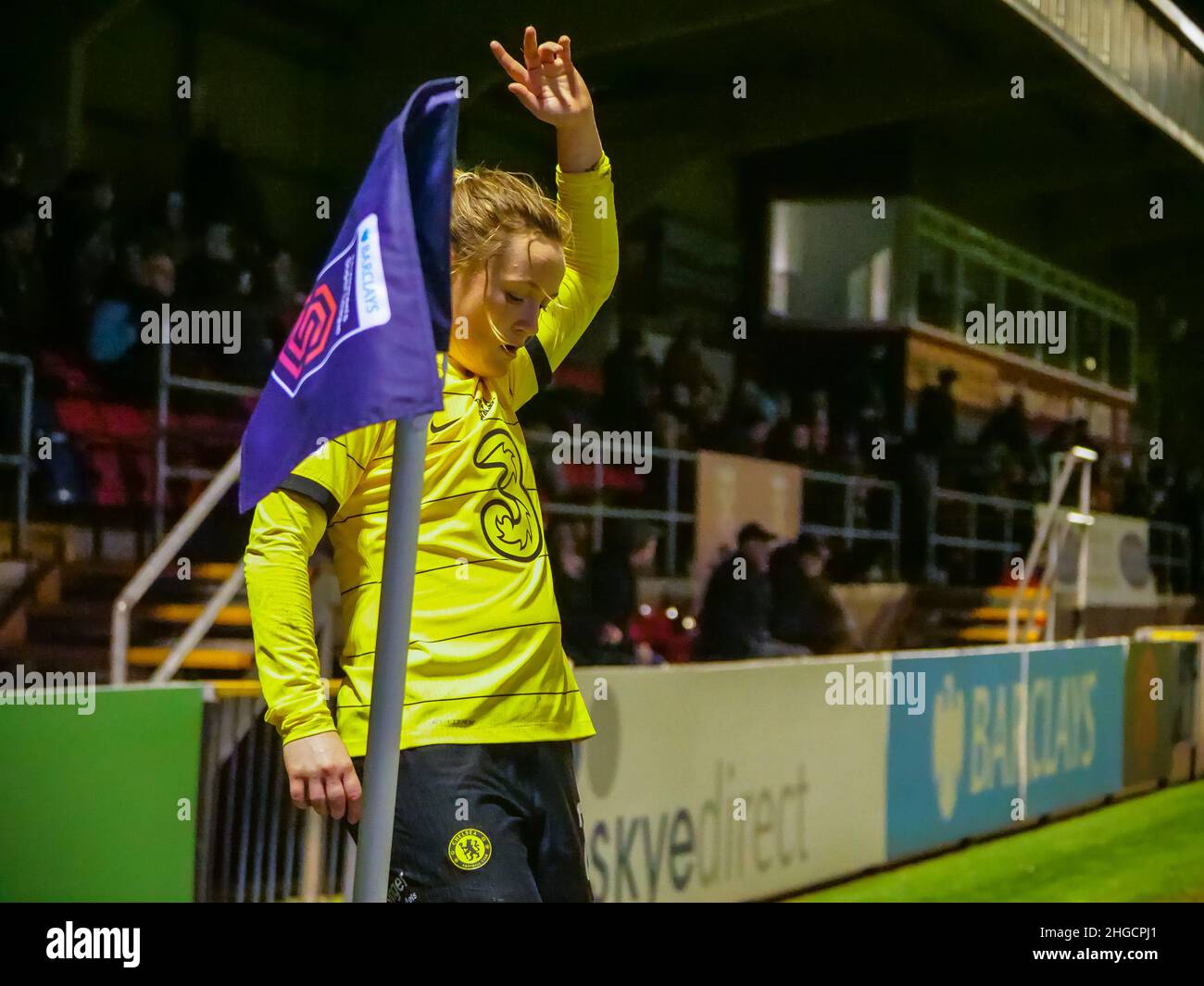 London, UK. 19th Jan, 2022. The Chigwell Construction Stadium, Dagenham, London, 16th January 2022 Erin Cuthbert (22 - Chelsea Women) takes a corner in the match between West Ham United Women and Chelsea Women in the FA Women's Continental League Cup at The Chigwell Construction Stadium, Dagenham, London on 19th January 2022 Claire Jeffrey/SPP Credit: SPP Sport Press Photo. /Alamy Live News Stock Photo