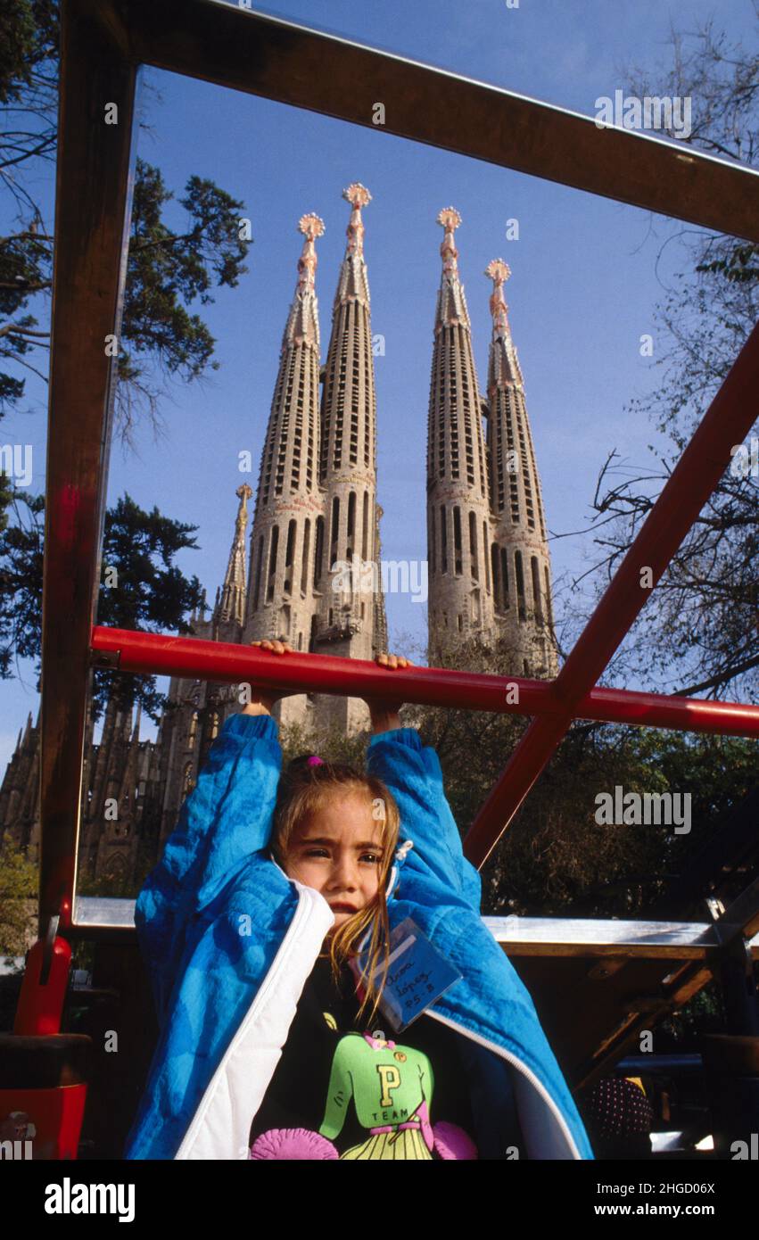 Construite entre 1904-1906 spain barcelona sagrada familia with child Stock Photo