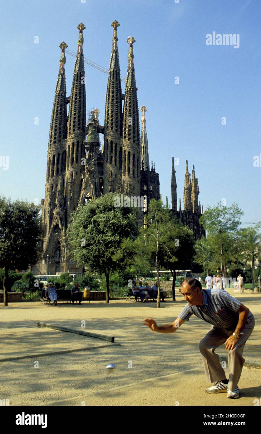 Spain Barcelona sagrada familia antoni Gaudi catalan playing petanque tradition Stock Photo