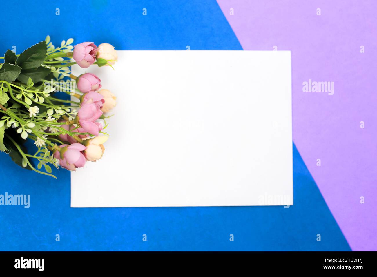 Invitation card mockup, blank greeting card template. Average, minimalist style Stock Photo