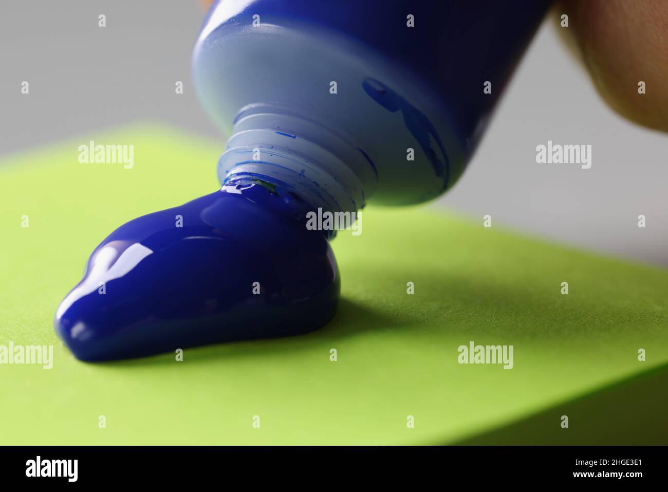 Paint tube squeeze hires stock photography and images Alamy