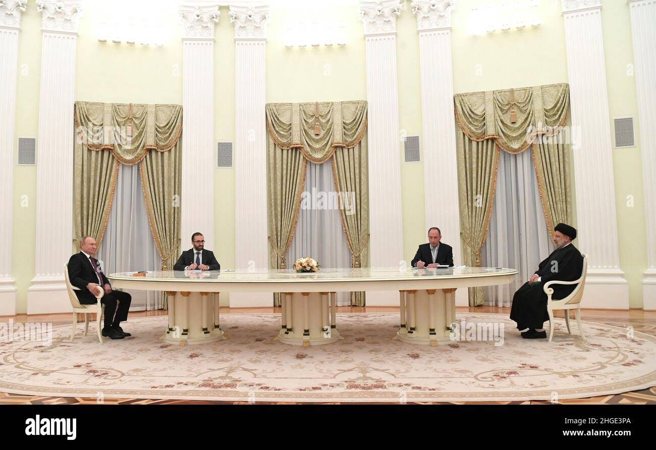 Moscow, Russia. 19th Jan, 2022. Russian President Vladimir Putin holds a face-to-face bilateral meeting with Iranian President Ebrahim Raisi, right, in the Kremlin, January 19, 2022 in Moscow, Russia. Credit: Pavel Bednyakov/Kremlin Pool/Alamy Live News Stock Photo