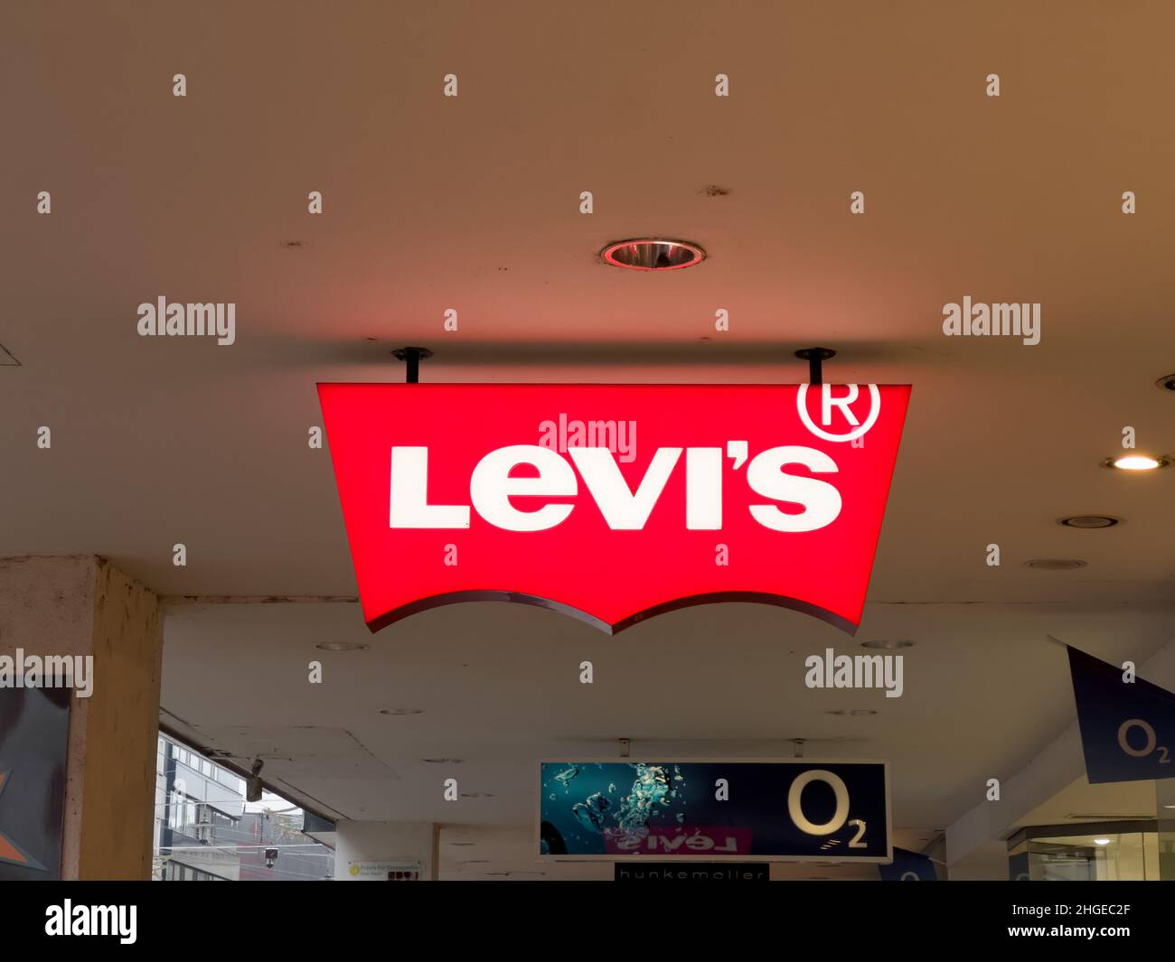 Levis store hi-res stock photography and images - Page 3 - Alamy