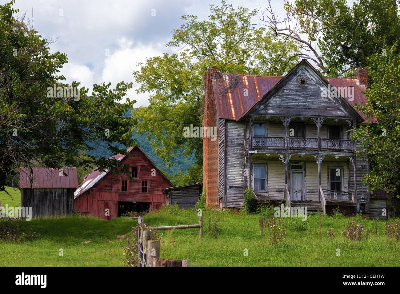 Granger County, Tennessee, USA - Autust 29, 2021: Original a log cabin build in 1848 for the James Walker family and was updated to its design today a Stock Photo