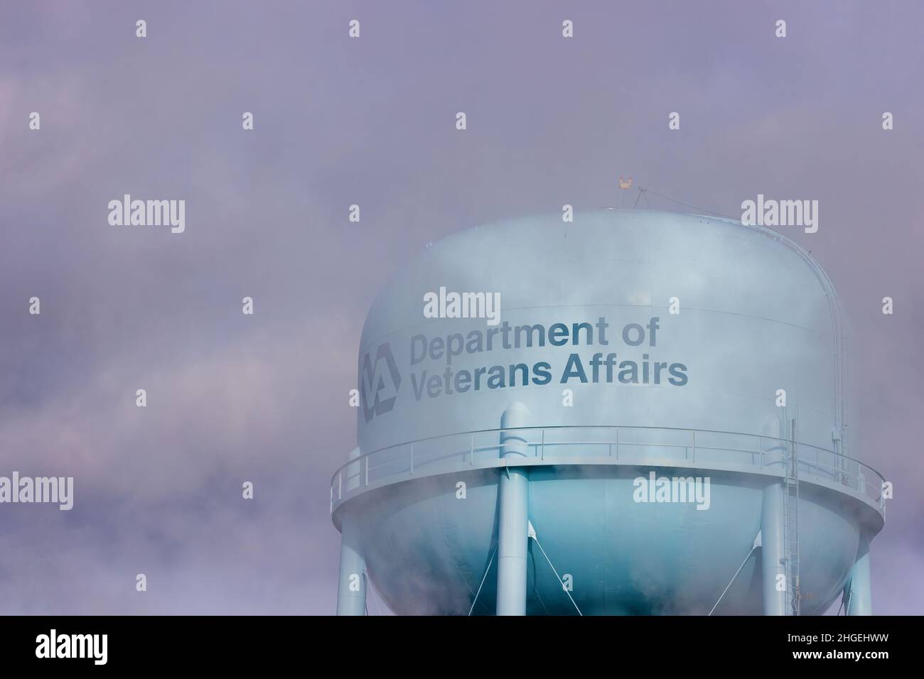 Round water tank tower hi-res stock photography and images - Alamy