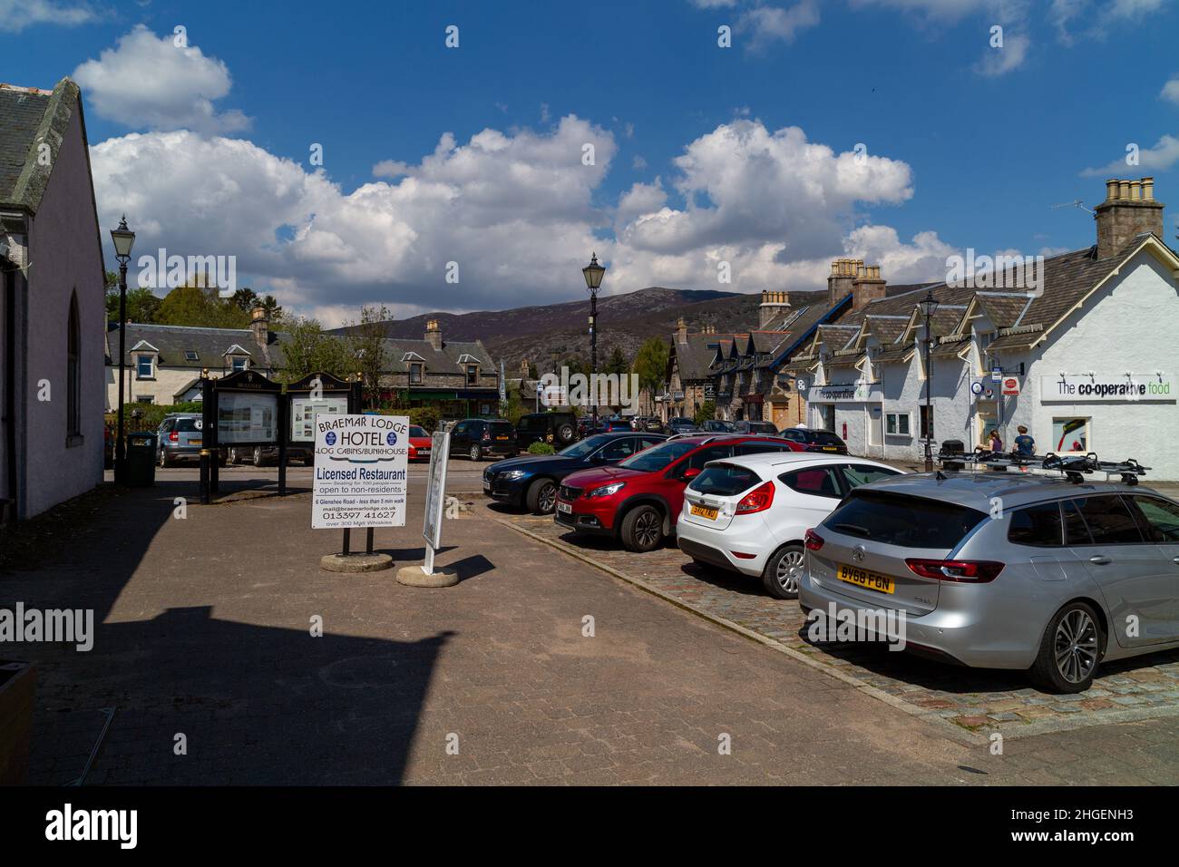 Braemar lodge hotel hi-res stock photography and images - Alamy