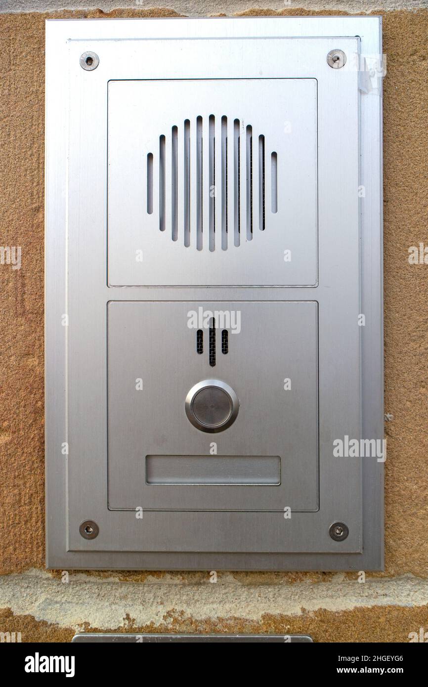 Door bell with microphone and speaker Stock Photo - Alamy