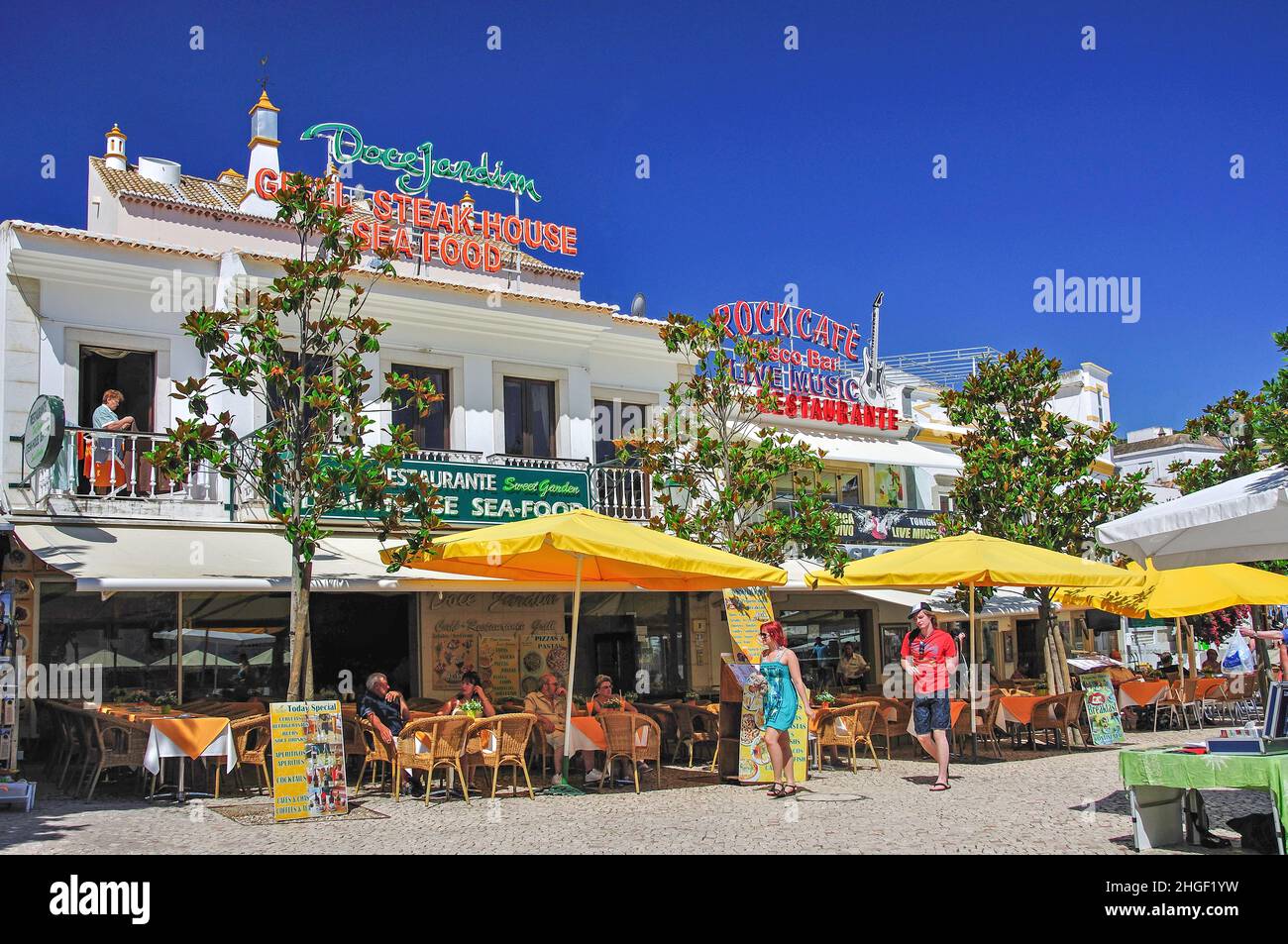 Outdoor restaurant, Largo Eng Duarte Pacheco, Albufeira, Algarve Region, Portugal Stock Photo