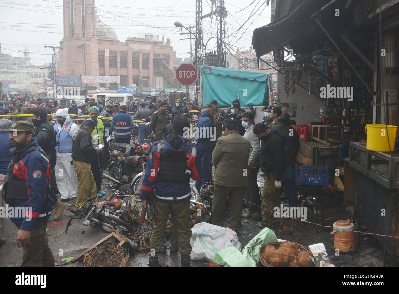 Lahore, Punjab, Pakistan. 20th Jan, 2022. Pakistani investigators