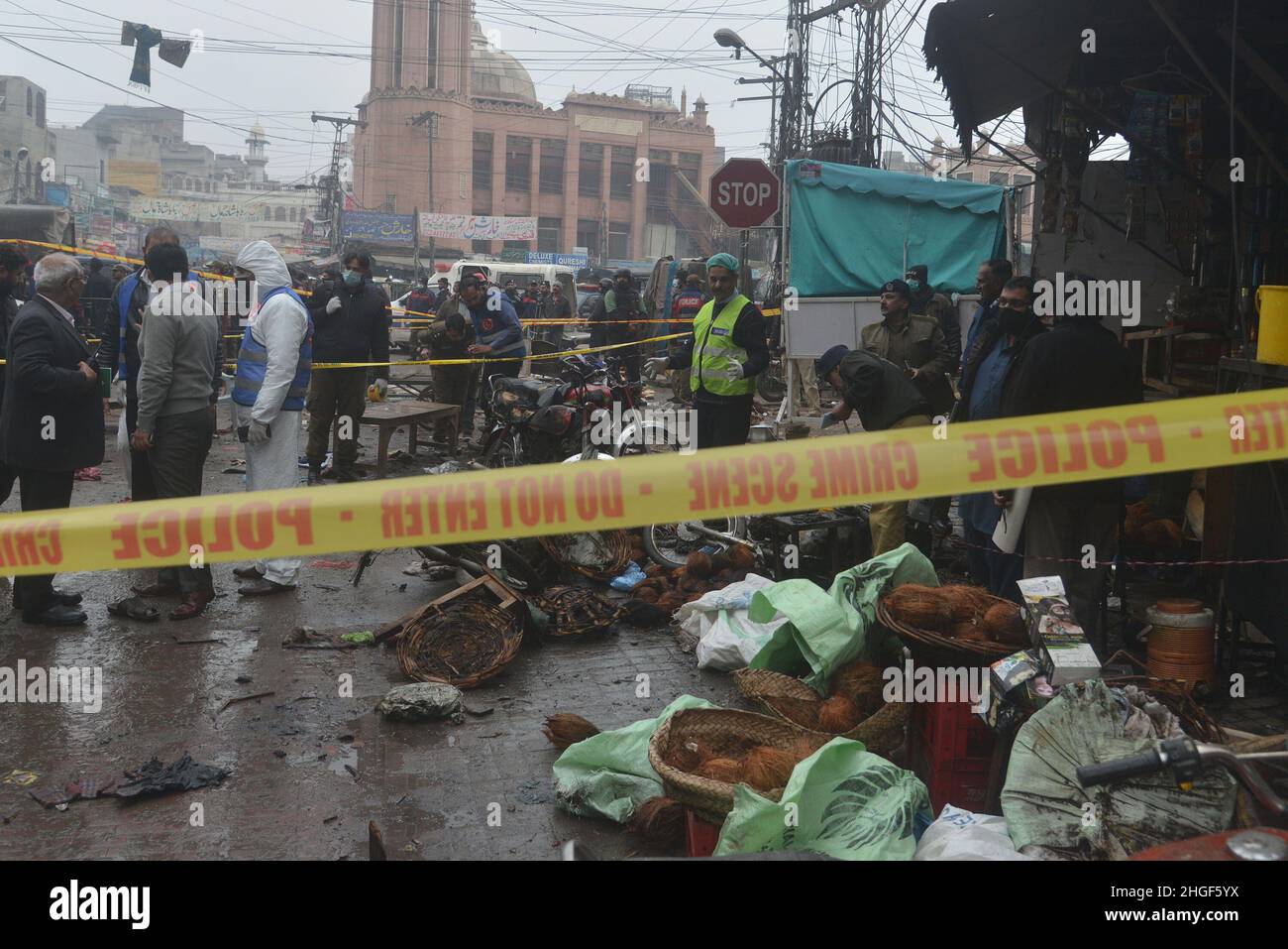 Lahore, Punjab, Pakistan. 20th Jan, 2022. Pakistani investigators