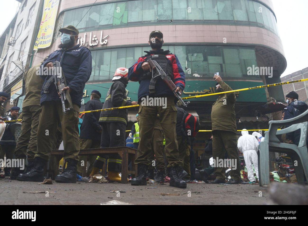 Lahore, Punjab, Pakistan. 20th Jan, 2022. Pakistani investigators