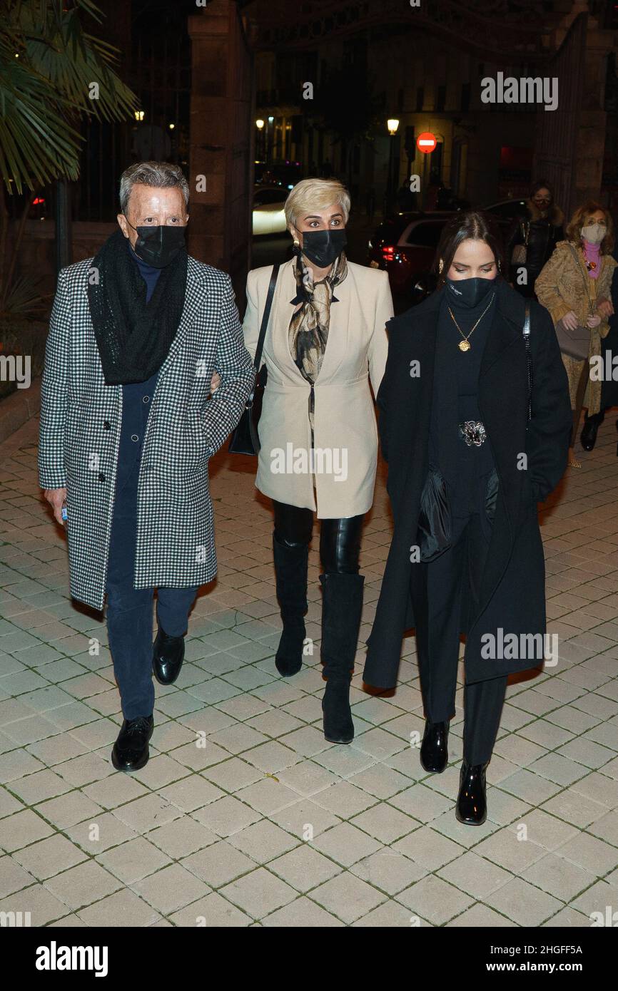 Madrid, Spain. 20th Jan, 2022. Jose Ortega Cano, Gloria Camila Ortega Jurado and Ana Maria Aldon arrive at Santa Barbara church for the funeral of Jaime Ostos.The bullfighter died on January 8th 2022 in Bogota (Colombia), where he was on vacation with his wife, Maria Angeles Grajal. Credit: SOPA Images Limited/Alamy Live News Stock Photo