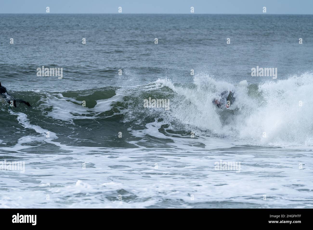 Ocean Wave Trick Roping Bodyboard tube hi-res stock photography and images - Alamy