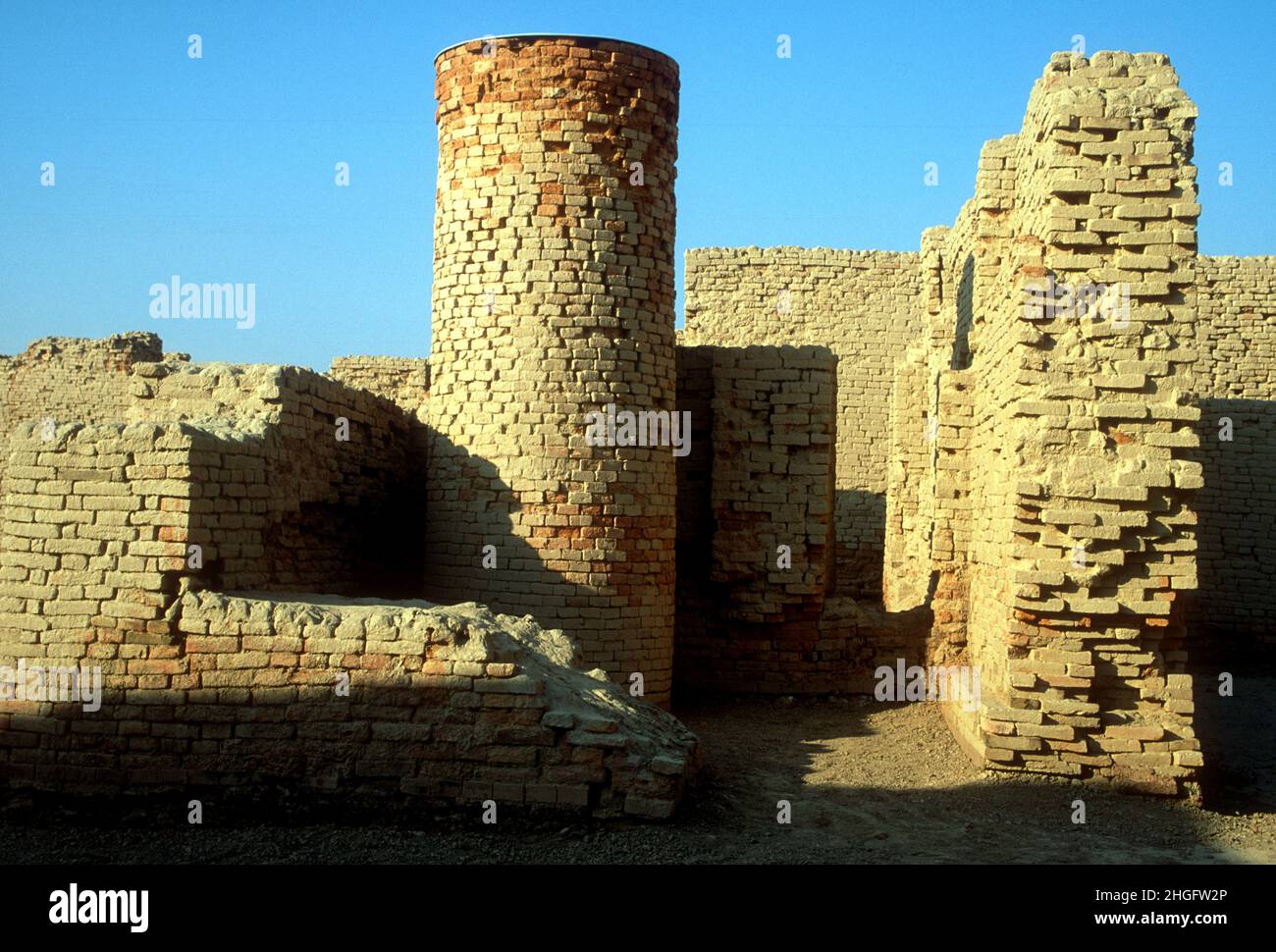 mohenjodaro-granary-hi-res-stock-photography-and-images-alamy