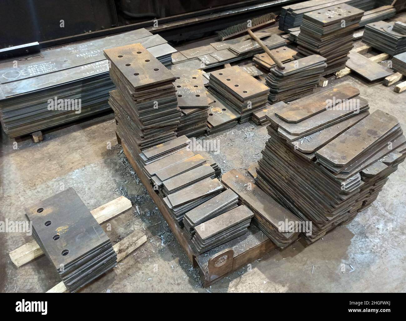 Metal cutting. Warehousing of finished parts with marking. Industry ...