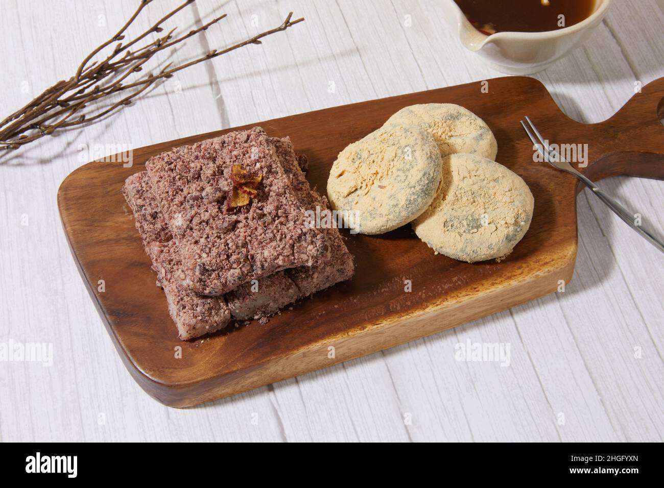 korean traditional dessert, rice cake Injeolmi Stock Photo Alamy