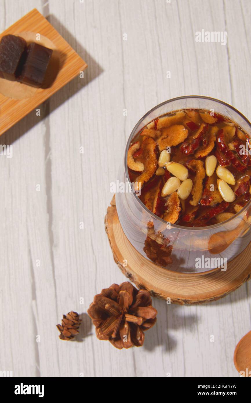 korean traditional dessert, herb tonic tea Stock Photo Alamy