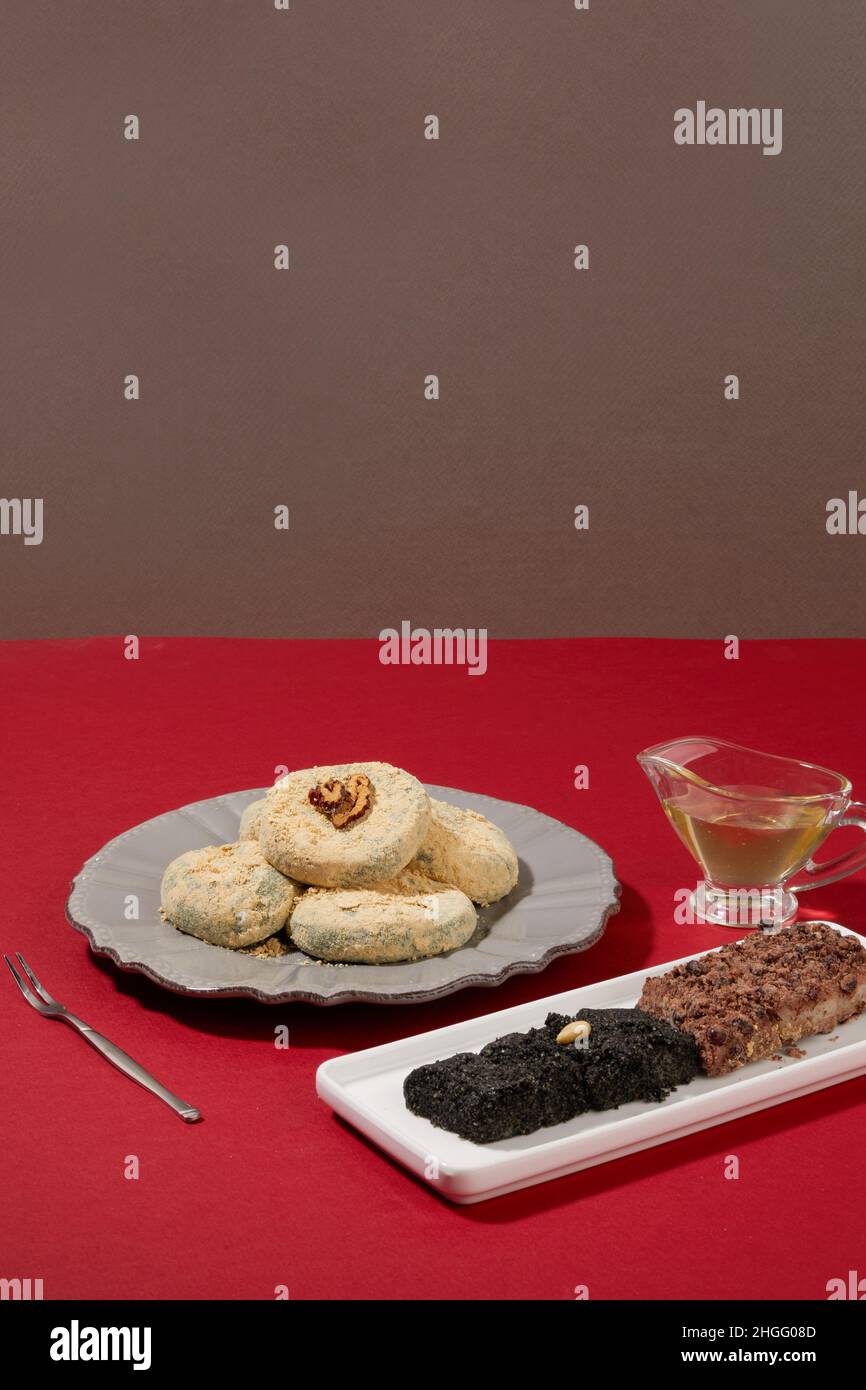 korean traditional dessert, rice cake Injeolmi Stock Photo Alamy