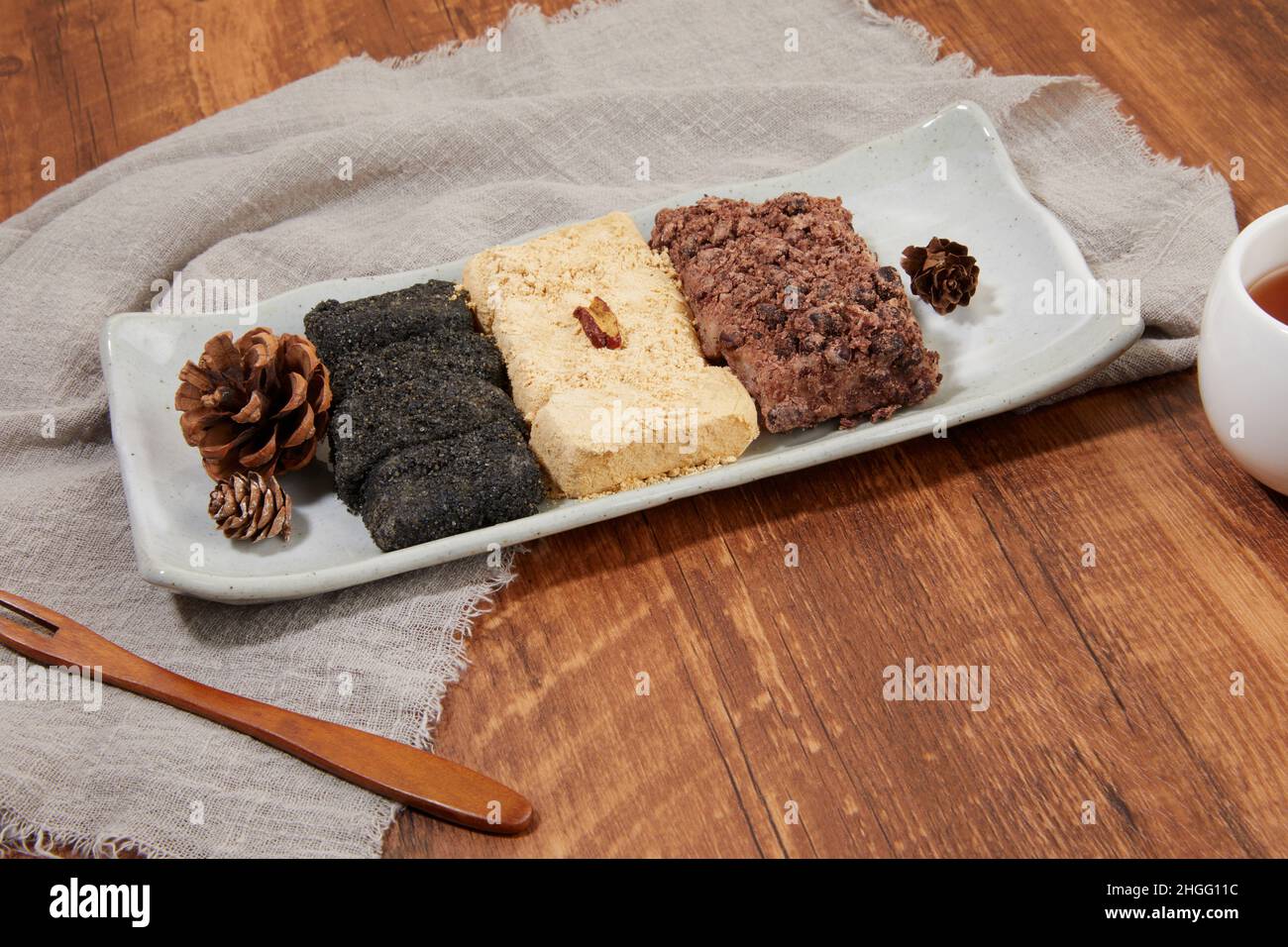korean traditional dessert, rice cake Injeolmi Stock Photo Alamy