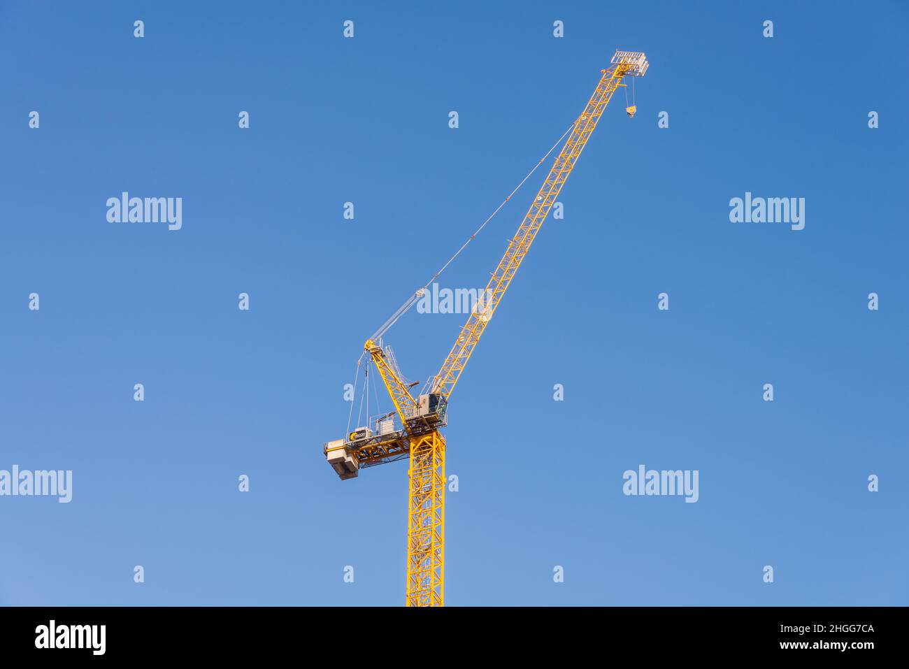 Tall city crane hi-res stock photography and images - Alamy