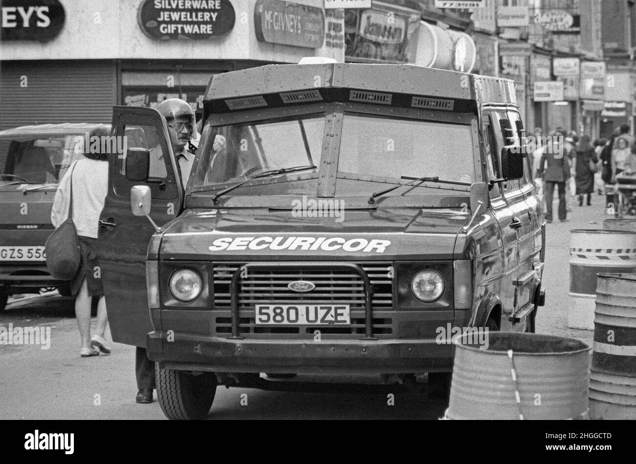Armoured car servide, October 1985, Dublin, Republic of Ireland Stock Photo
