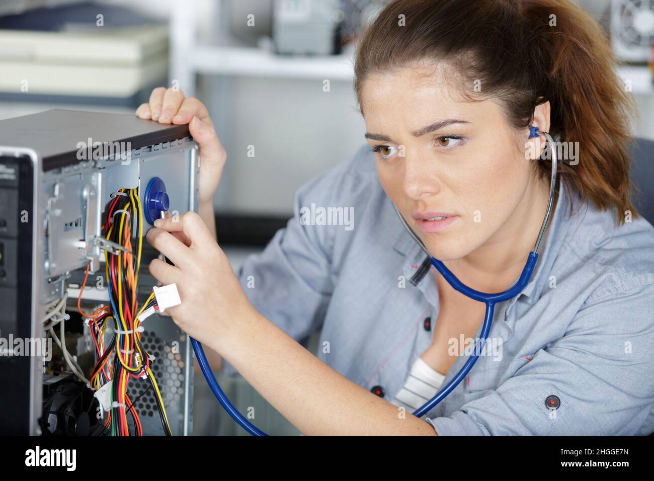 Using stethoscope fix computer hi-res stock photography and images - Alamy