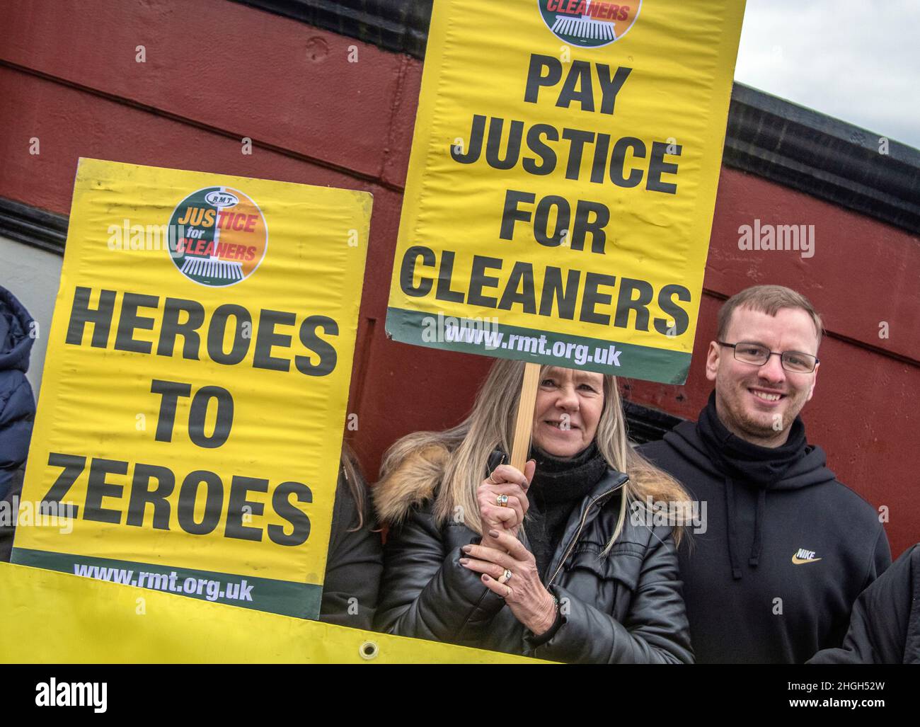 Preston, Lancashire. UK Business: 21 Jan 2022. RMT Union members take Strike Action.  Avanti employees demonstrate against meagre wage increases outside Preston Railway station. Cleaners who clean trains on Avanti West Coast services are outsourced to Atalian Servest, who it is alleged pay less than the Real Living Wage and get no company sick pay. Atalian Servest employ more than 300 cleaners on Avanti West Coast services. Credit ; MediaWorldImages/AlamyLiveNews Stock Photo