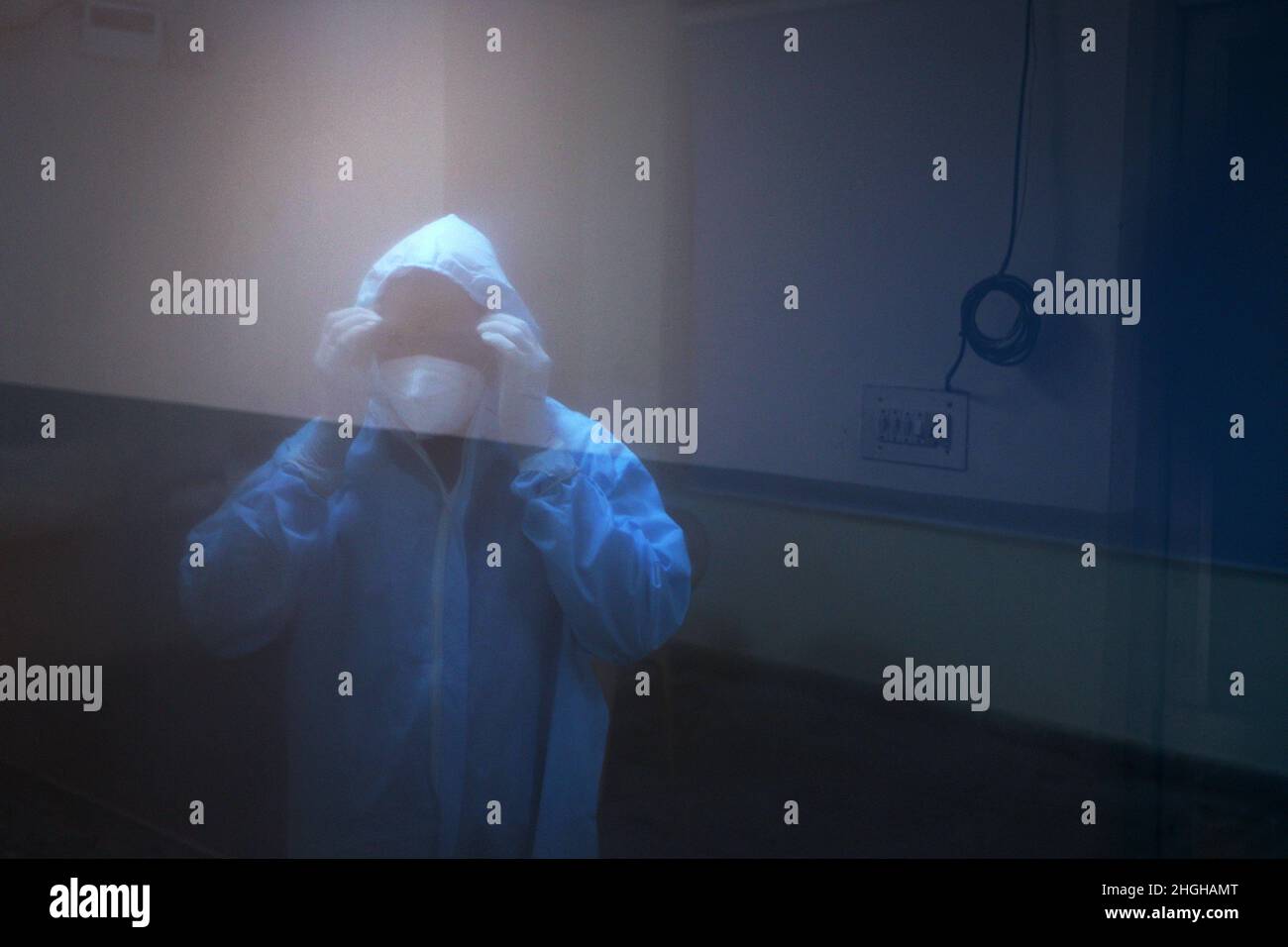 Chennai, Tamil Nadu, India. 21st Jan, 2022. An Indian health worker is