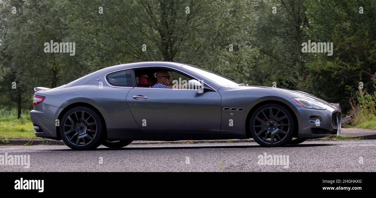 Detail von Maserati Logo. Supercar und Luxus Sportwagen auf Ausstellung in  Turin Auto zeigen Stockfotografie - Alamy