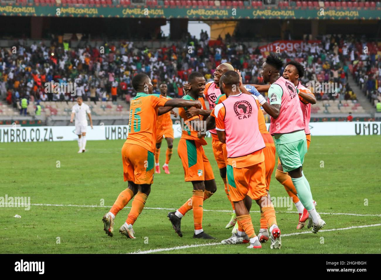 Douala, Cameroon. 20th Jan, 2022. Douala, CAMEROON - JANUARY 20: Nicolas Pepe of Ivory Coast celebrates with Max Gradel during the Africa Cup of Nations group E match between Ivory Coast and Algeria at Stade de Japoma on January 20 2022 in Douala, Cameroon. (Photo by SF) Credit: Sebo47/Alamy Live News Stock Photo