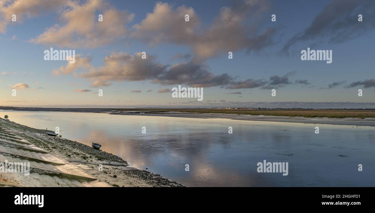 Saint Valery sur Somme, baie de Somme, chenal et reflets dans l'eau, Stock Photo