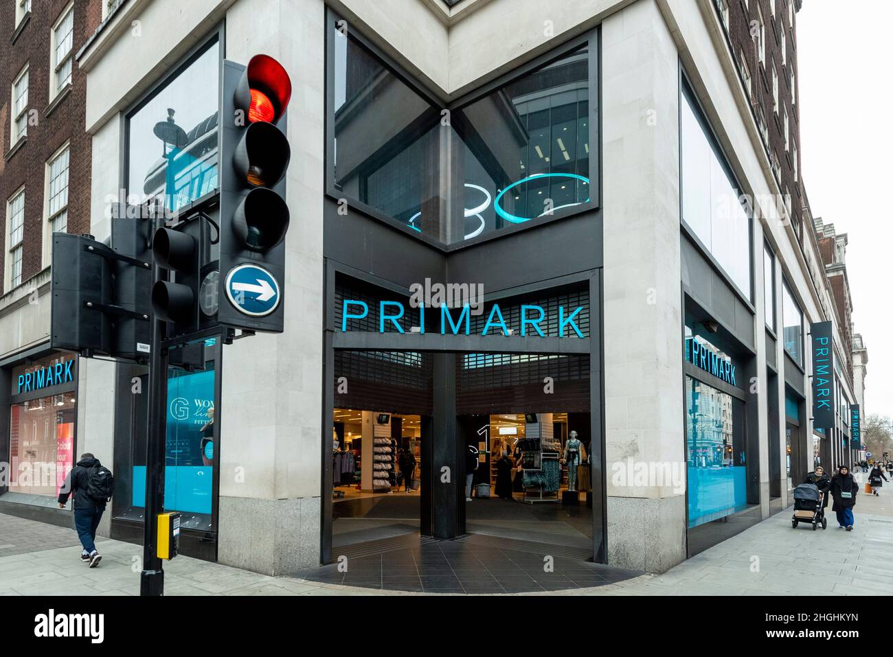 London, UK. 21st Jan, 2022. The exterior of Primark's flagship store on Oxford Street. The retailer has announced that rather than put prices up, 400 mainly retail manager jobs would be lost as the store reacts to rising costs. Credit: Stephen Chung/Alamy Live News Stock Photo
