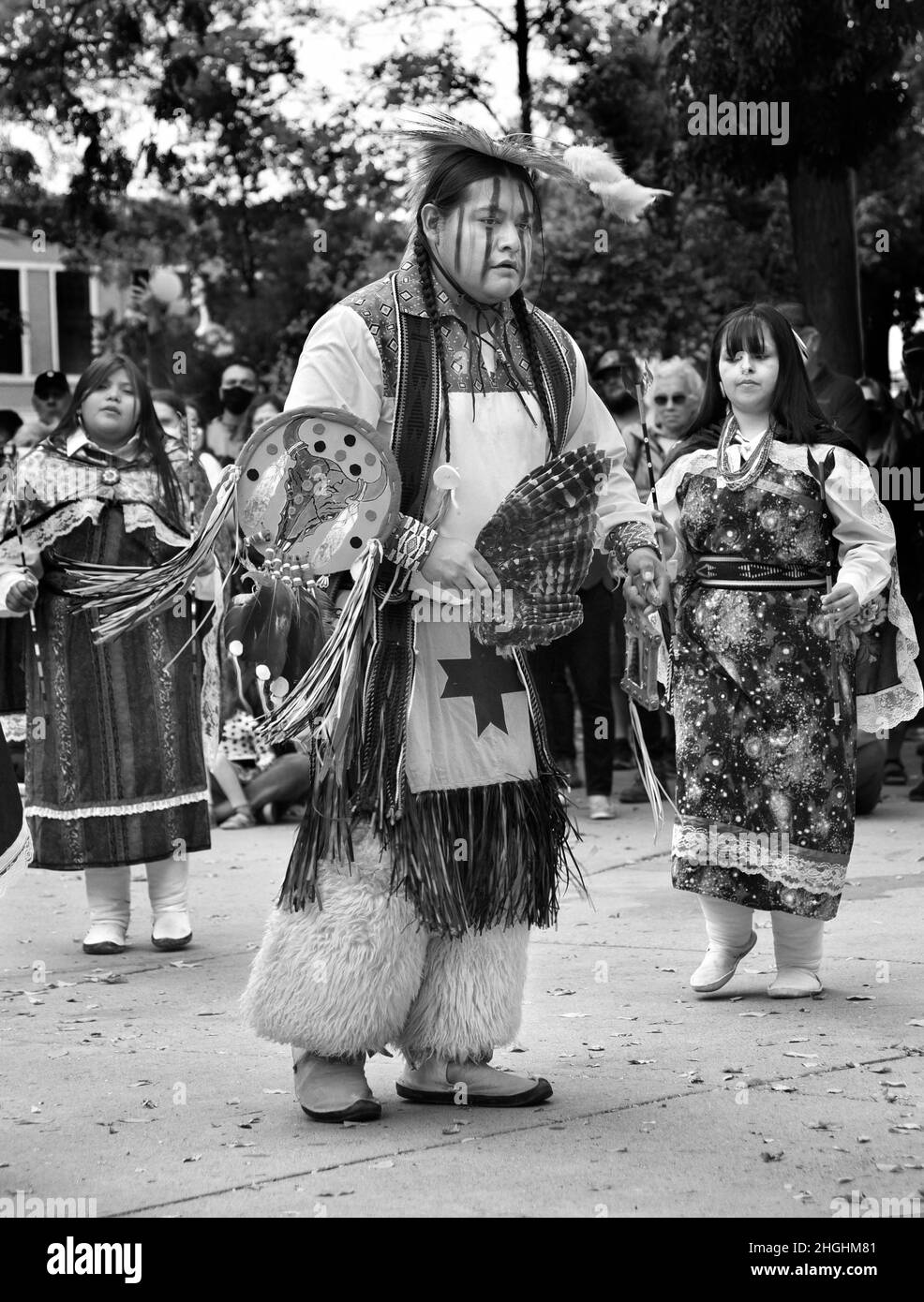 Native american indian indigenous peoples Black and White Stock Photos ...