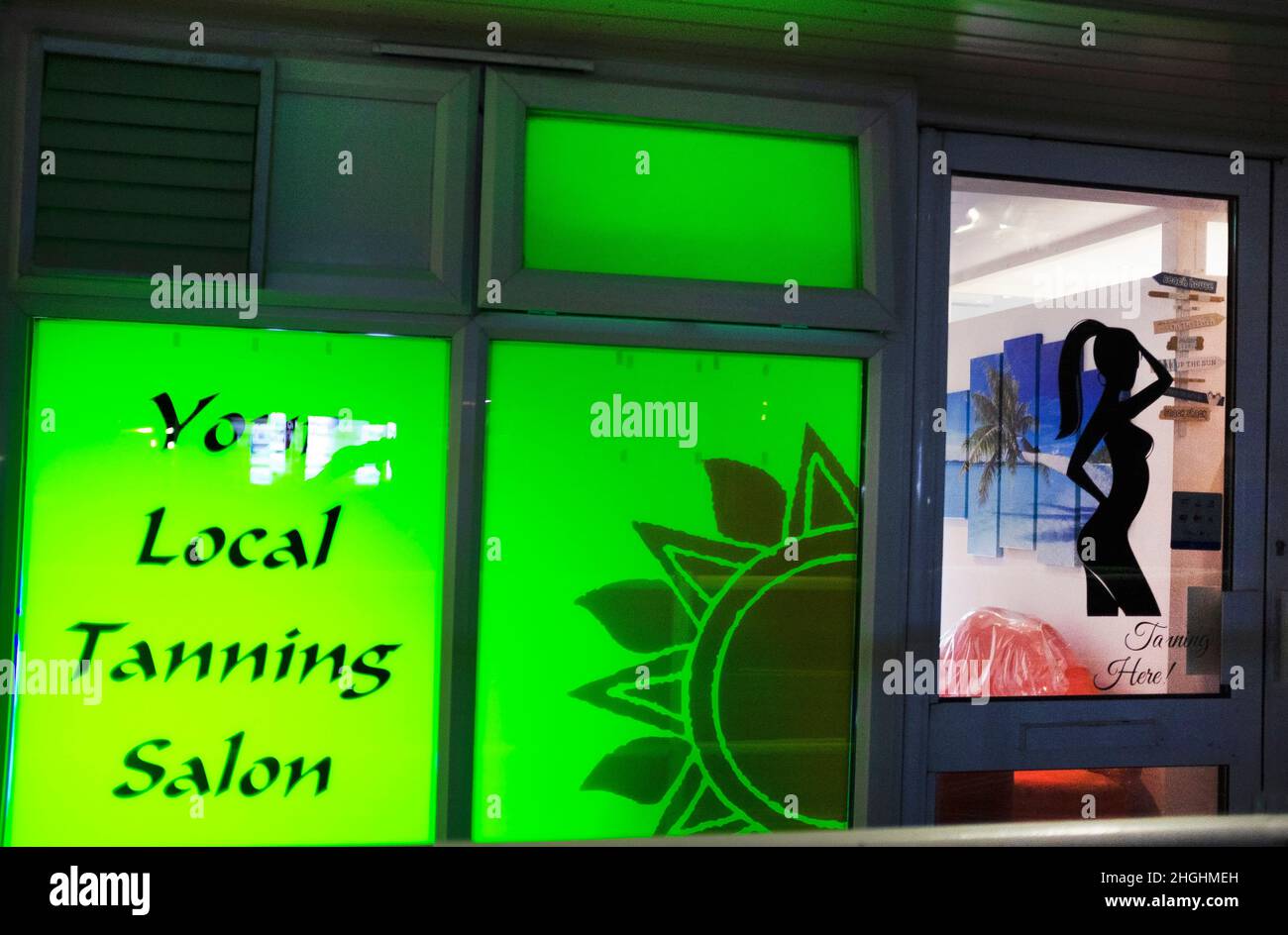 Tanning parlour hires stock photography and images Alamy