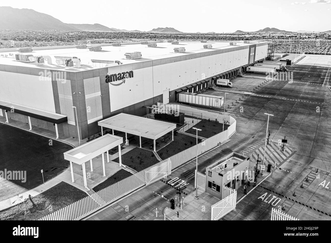 Amazon. Aerial view of Amazon warehouse or parcel distribution center in Hermosillo, Mexico. Industrial warehouse in an industrial park, logistics management of the shipment of products from online or digital sales on Amazon Prime, world leader in internet sales, global online store, facade or building architecture, Amazon Hermosillo, electronic commerce, industrial plant , economy, business, markets, electronic commerce ecommerce, ecommerce   Amazon. Vista aerea de bodega Amazon o centro de distibucion de paqueteria en Hermosillo, Mexico. Nave industri Stock Photo