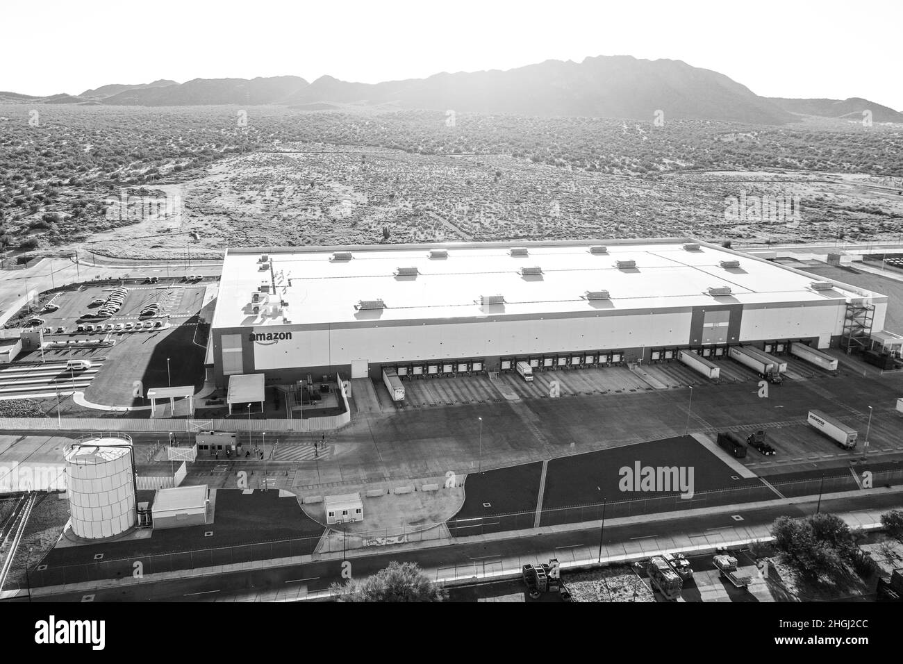 Amazon. Aerial view of Amazon warehouse or parcel distribution center in Hermosillo, Mexico. Industrial warehouse in an industrial park, logistics management of the shipment of products from online or digital sales on Amazon Prime, world leader in internet sales, global online store, facade or building architecture, Amazon Hermosillo, electronic commerce, industrial plant , economy, business, markets, electronic commerce ecommerce, ecommerce   Amazon. Vista aerea de bodega Amazon o centro de distibucion de paqueteria en Hermosillo, Mexico. Nave industri Stock Photo