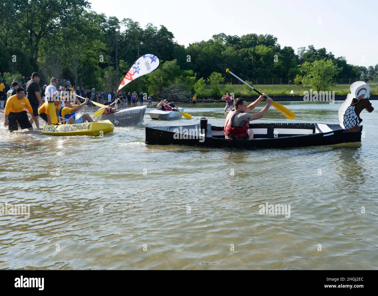 Cardboard boat racing hi-res stock photography and images - Alamy