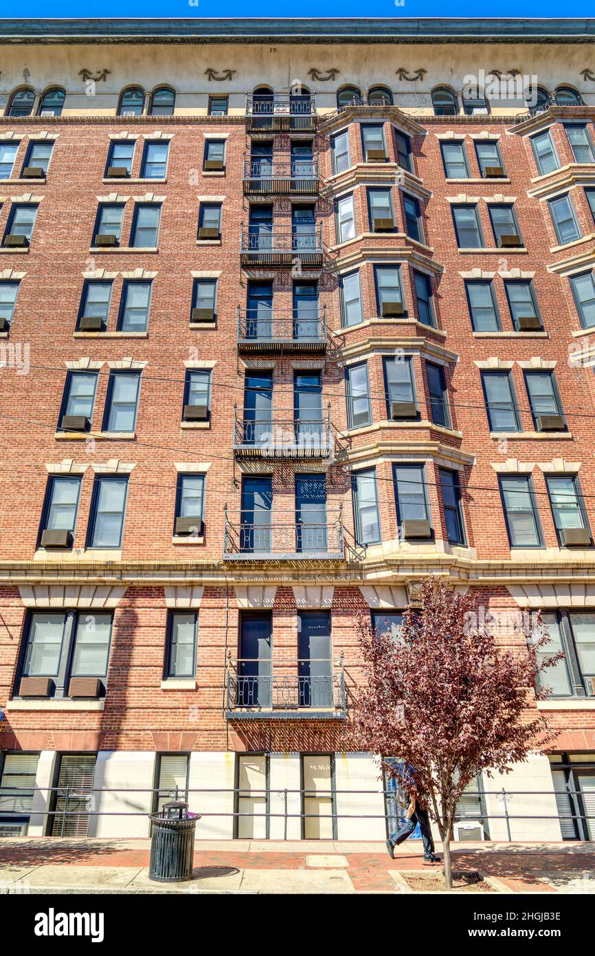 Chesterfield Apartments, built in 1903 as luxury residences – and Richmond’s first high-rise apartment building – is now occupied mostly by VCU studen Stock Photo